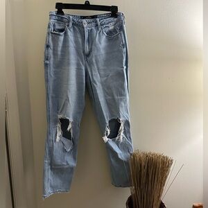 Hollister Ultra High-Rise Mom Jean